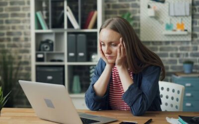 Mâchoire serrée, maux de tête et douleurs : c’est peut-être le bruxisme